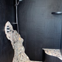Dusche mit Mosaik gestaltet